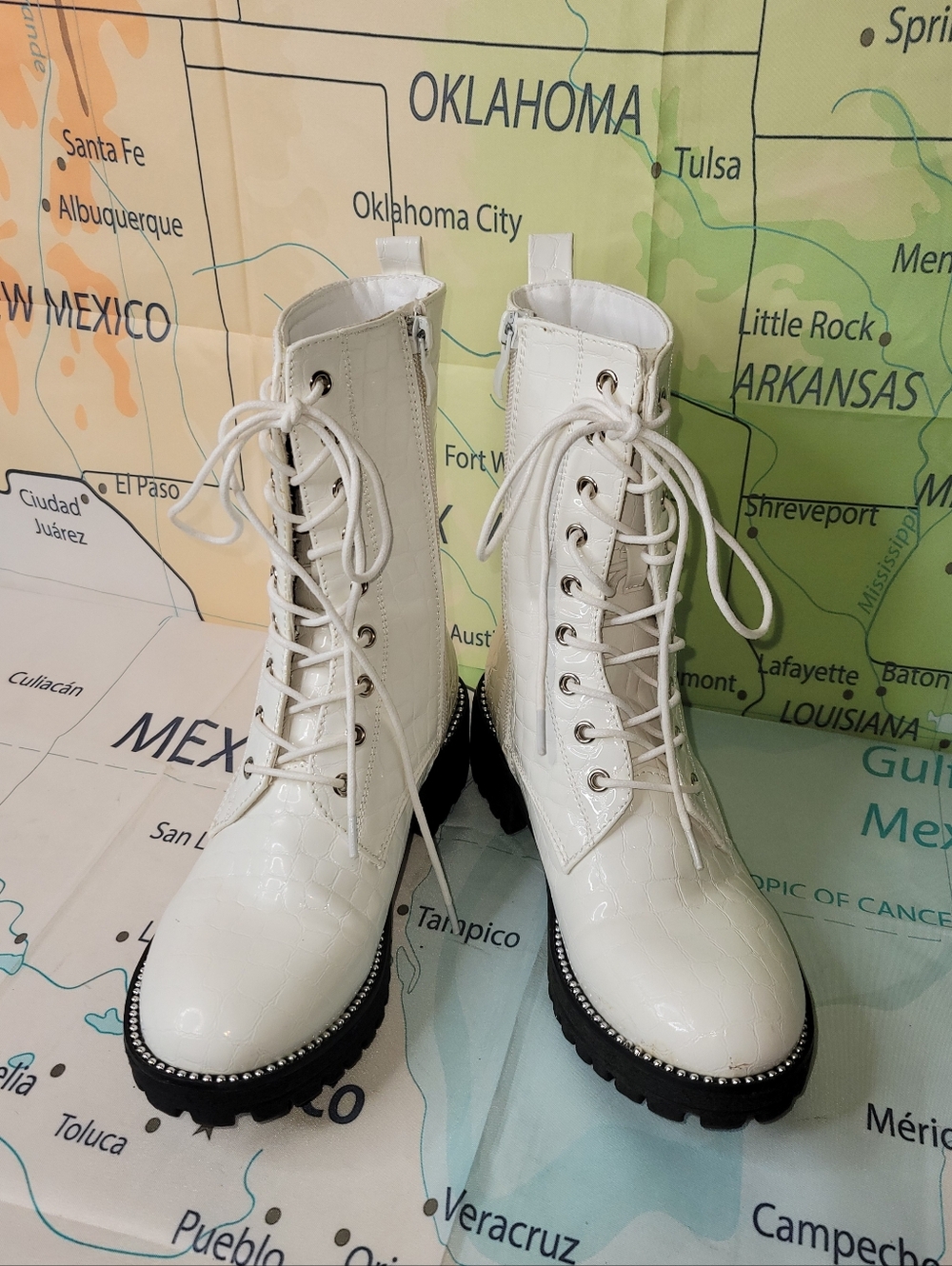 Rebel White Lace-Up Combat Boots with Chunky Sole Size 7